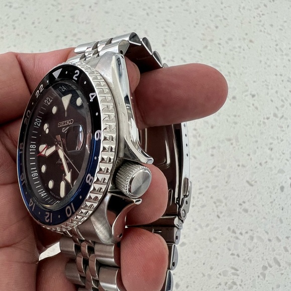 Seiko 5 GMT SSK003 - Picture 6 of 7